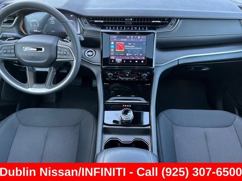 Used 2025 Jeep Grand Cherokee Laredo X w/ Luxury Tech Group I RWD image 16