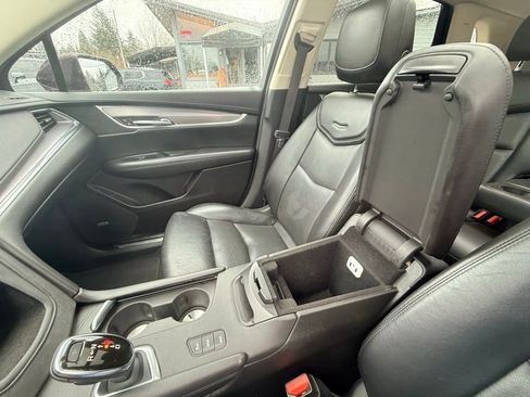 Used 2017 Cadillac XT5 Luxury image 26