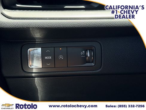 Used 2025 Chevrolet Traverse LT FWD image 26