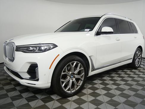 Used 2021 BMW X7 xDrive40i w/ Executive Package image 8