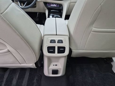 Used 2023 Buick Envision Avenir FWD image 34