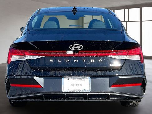 New 2026 Hyundai Elantra Limited image 4