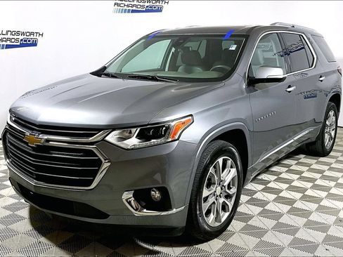 Used 2020 Chevrolet Traverse Premier FWD image 1
