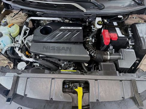 Used 2025 Nissan Rogue SV FWD image 30