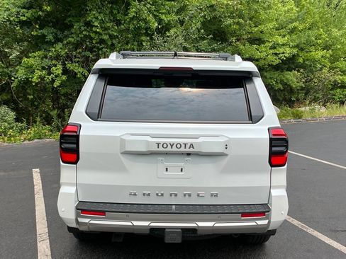Certified 2025 Toyota 4Runner Limited AWD/4WD image 4