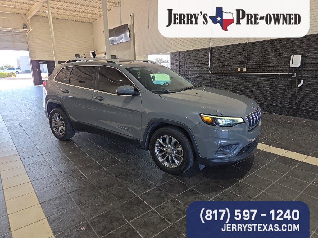 Used 2019 Jeep Cherokee Latitude Plus FWD image 2