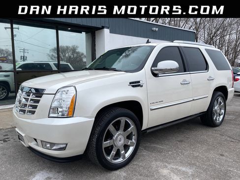 Used 2010 Cadillac Escalade Premium image 1