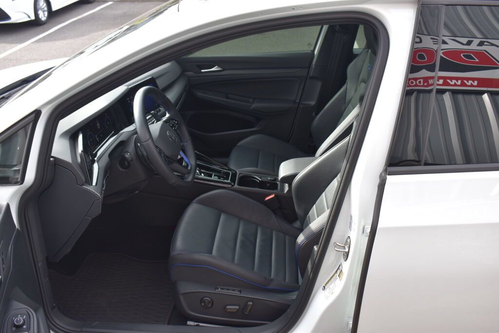 Used 2024 Volkswagen Golf R AWD/4WD image 18
