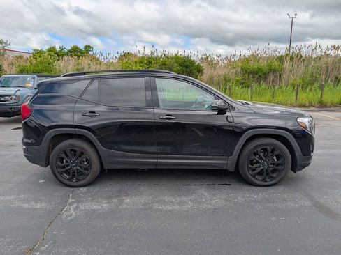 Used 2021 GMC Terrain SLT w/ Infotainment Package II AWD/4WD image 9