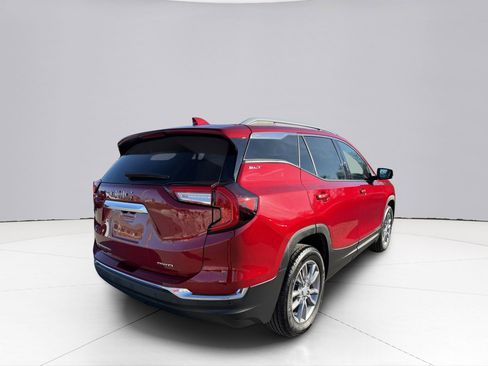 Used 2024 GMC Terrain SLT w/ Tech Package image 17