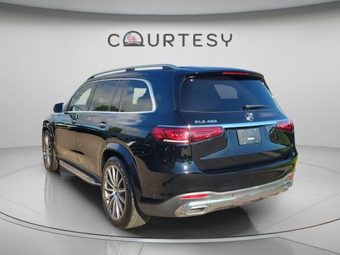 Used 2022 Mercedes-Benz GLS 450 4MATIC image 3