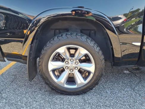 Used 2022 RAM 1500 Limited w/ Body Color Bumper Group image 8