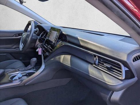 Used 2022 Toyota Camry LE image 25