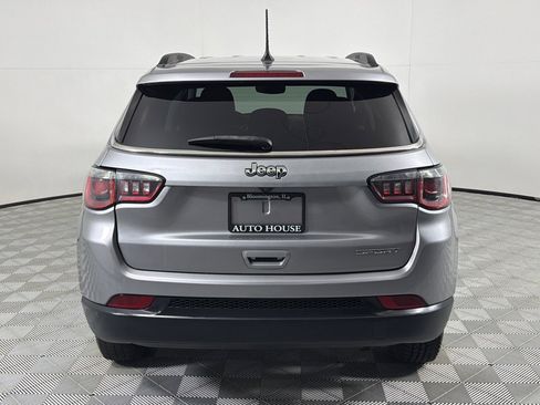 Used 2019 Jeep Compass Sport FWD image 4