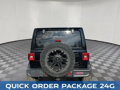Used 2018 Jeep Wrangler Unlimited Sahara w/ Dual Top Group AWD/4WD image 7