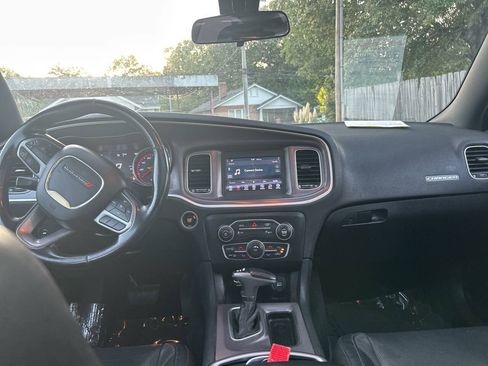 Used 2020 Dodge Charger SXT w/ Leather Interior Group RWD image 19