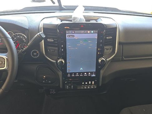 Used 2025 RAM 2500 Big Horn AWD/4WD image 9