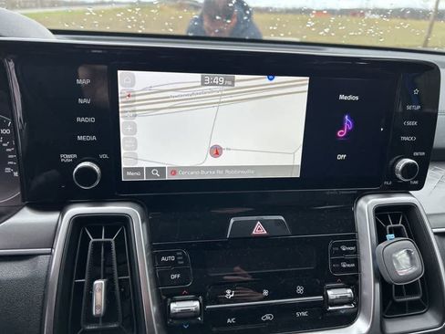 Used 2023 Kia Sorento S w/ Panoramic Sunroof Package image 18