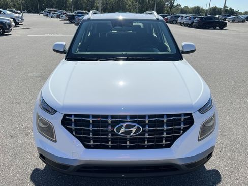 New 2025 Hyundai Venue SEL image 2