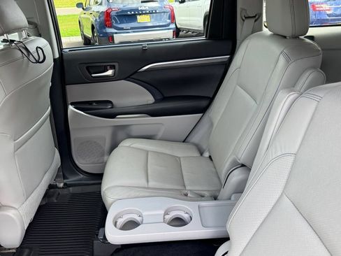 Used 2019 Toyota Highlander Limited Platinum AWD/4WD image 8