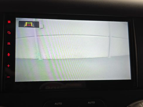 Used 2015 Jeep Wrangler Unlimited Rubicon w/ Connectivity Group image 21