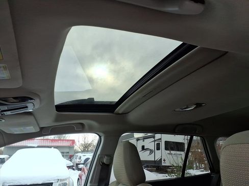 Used 2021 Subaru Outback Premium image 11