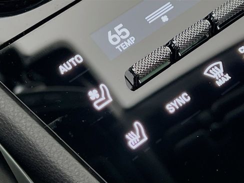 New 2026 Porsche Cayenne image 22