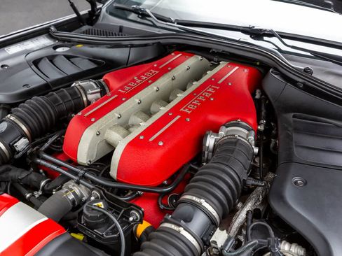 Used 2015 Ferrari FF image 51