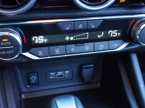 Used 2024 Nissan Sentra SR w/ SR Premium Package image 24