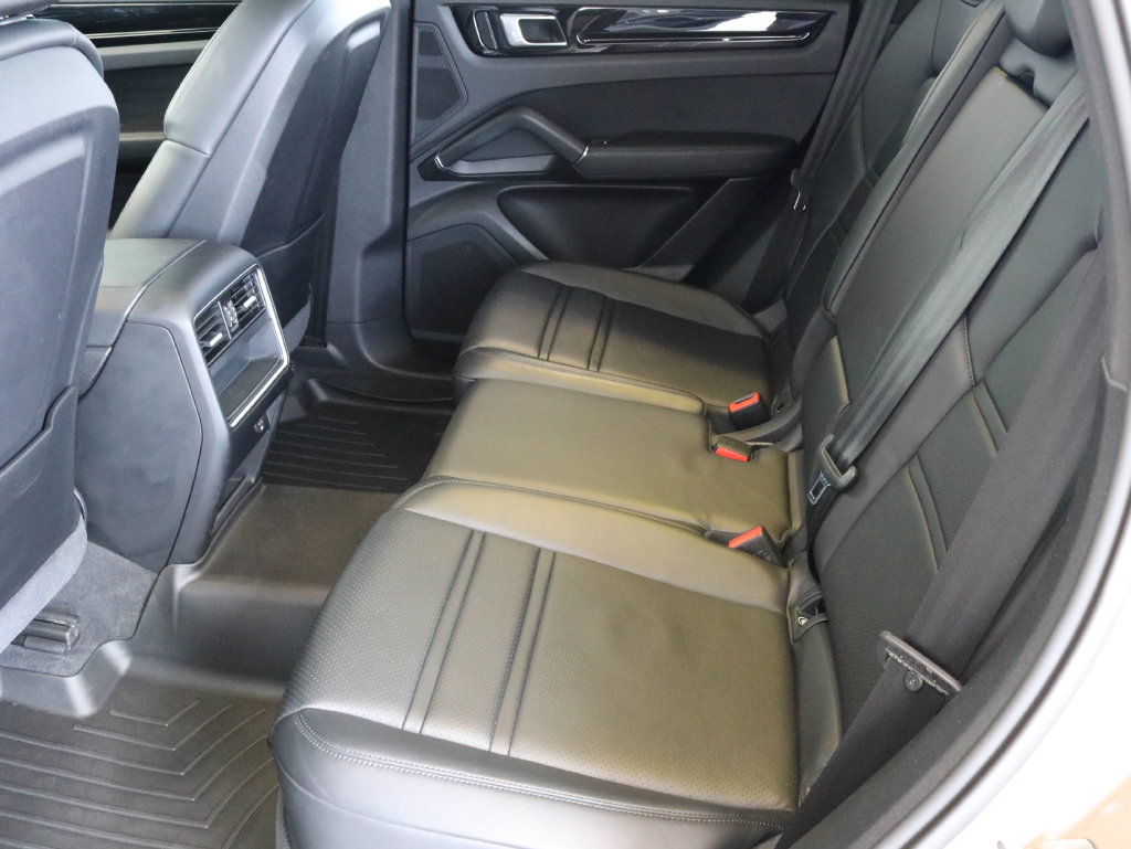 Used 2019 Porsche Cayenne S AWD/4WD image 32
