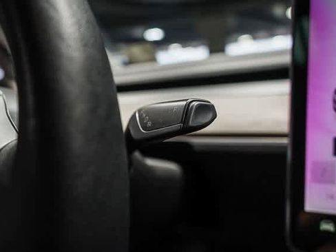 Used 2021 Tesla Model Y Long Range image 25