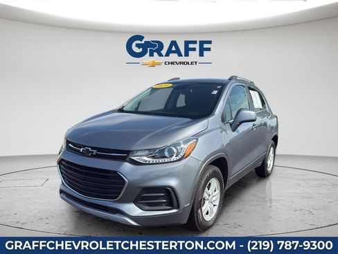 Used 2020 Chevrolet Trax LT w/ LT Convenience Package AWD/4WD image 1