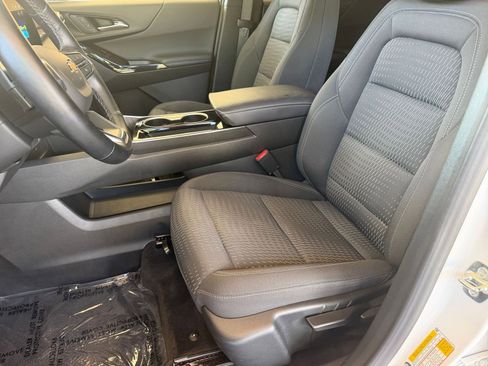 Used 2025 Chevrolet Equinox LT FWD image 27