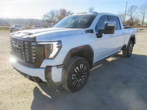 New 2026 GMC Sierra 2500 Denali Ultimate image 10