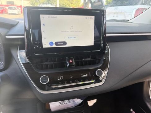 Used 2025 Toyota Corolla LE FWD image 7
