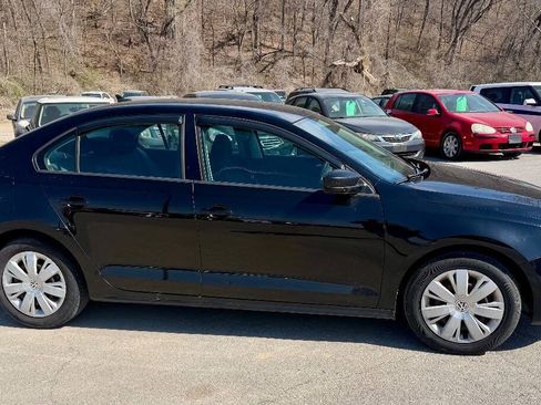 Used 2014 Volkswagen Jetta TDI FWD image 2
