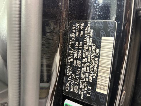 Used 2024 Hyundai Elantra Limited FWD image 22