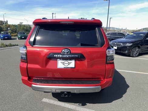 Used 2021 Toyota 4Runner TRD Off-Road Premium w/ Moonroof Package image 4