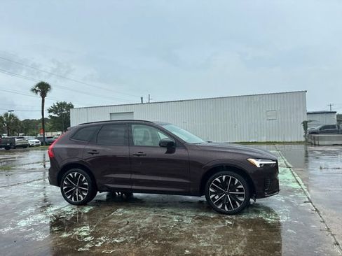 Used 2026 Volvo XC60 B5 Ultra w/ Climate Package AWD/4WD image 4