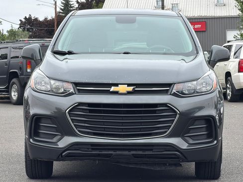 Used 2019 Chevrolet Trax LS w/ Tint and Cruise Package AWD/4WD image 10