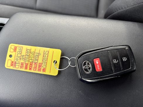 Used 2024 Toyota Prius LE FWD image 28