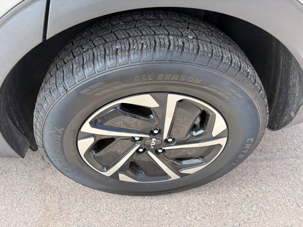 Used 2023 Kia Sportage LX AWD/4WD image 12