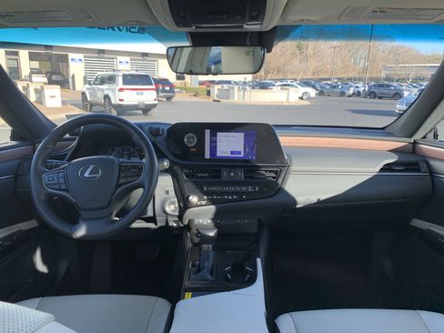 Used 2025 Lexus ES 350 w/ Premium Package image 30