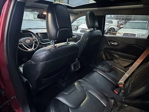 Used 2016 Jeep Cherokee Trailhawk w/ Leather Interior Group image 11