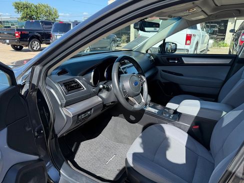Used 2019 Subaru Outback 2.5i Premium image 12