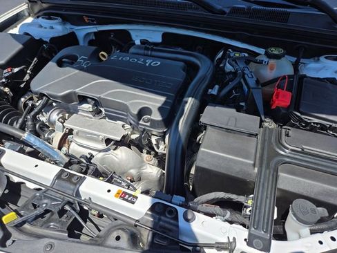Used 2020 Chevrolet Malibu LT FWD image 24