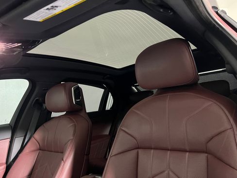 Certified 2023 BMW 760i xDrive w/ Executive Package image 24