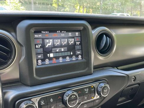 Used 2022 Jeep Gladiator Sport AWD/4WD image 27