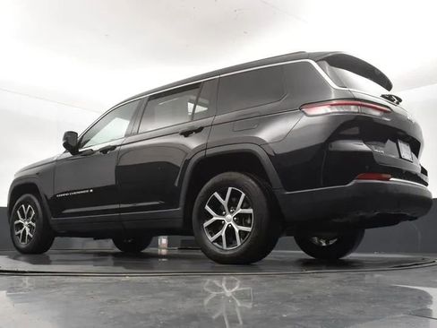 Used 2024 Jeep Grand Cherokee L Limited w/ Luxury Tech Group II image 12