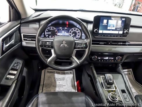 Used 2023 Mitsubishi Outlander SE AWD/4WD image 18